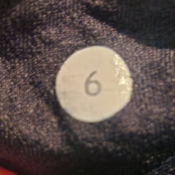 Lululemon cropped leggings 14" inseam - Picture 5 of 6